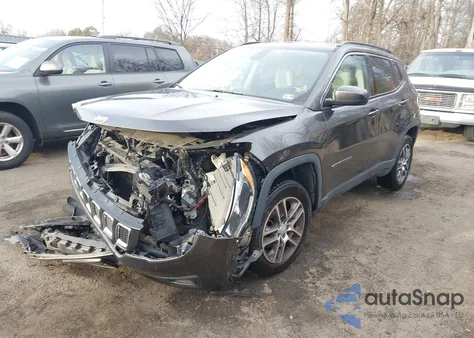 2018 Jeep Compass Latitude 4X4 из США, поврежденный, VIN 3C4NJDBB7JT114395